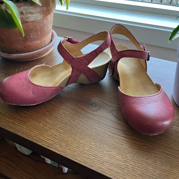 Dansko Mary Jane in Rose - Picture 3 of 8